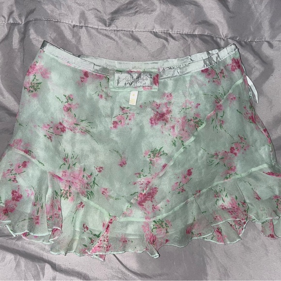 2000’s Abercrombie and Fitch silk skirt - Picture 1 of 3
